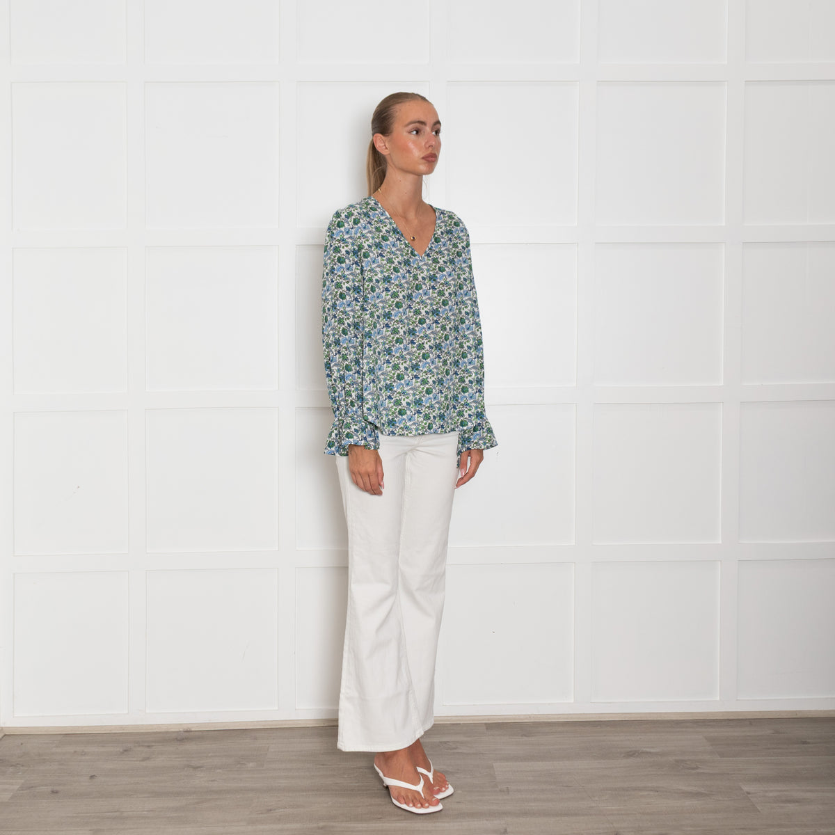 Essentiel Antwerp White Blue Floral V-Neck Long Sleeve Top