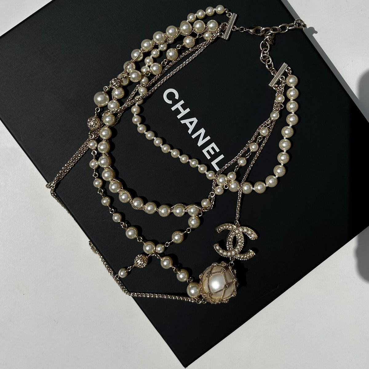 Chanel Cream Pearls Gold Chain Necklace