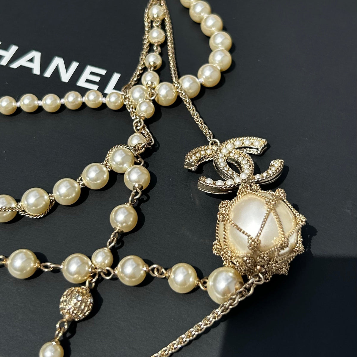 Chanel Cream Pearls Gold Chain Necklace