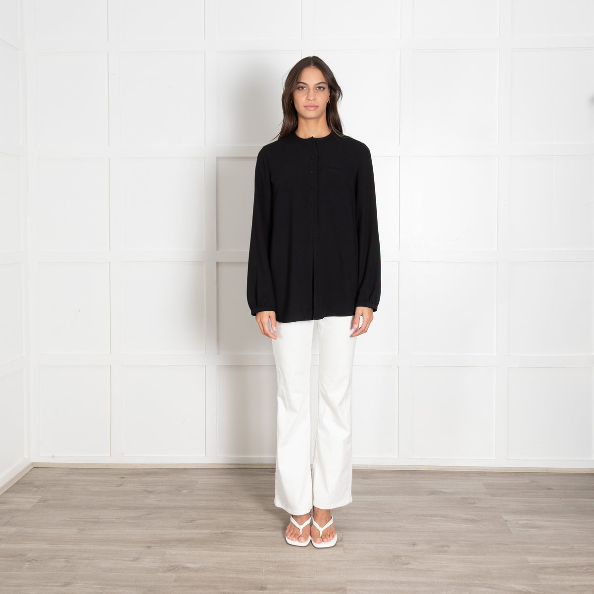Strenesse Black Sleek Mandarin Collar Long-Sleeved Buttoned Blouse