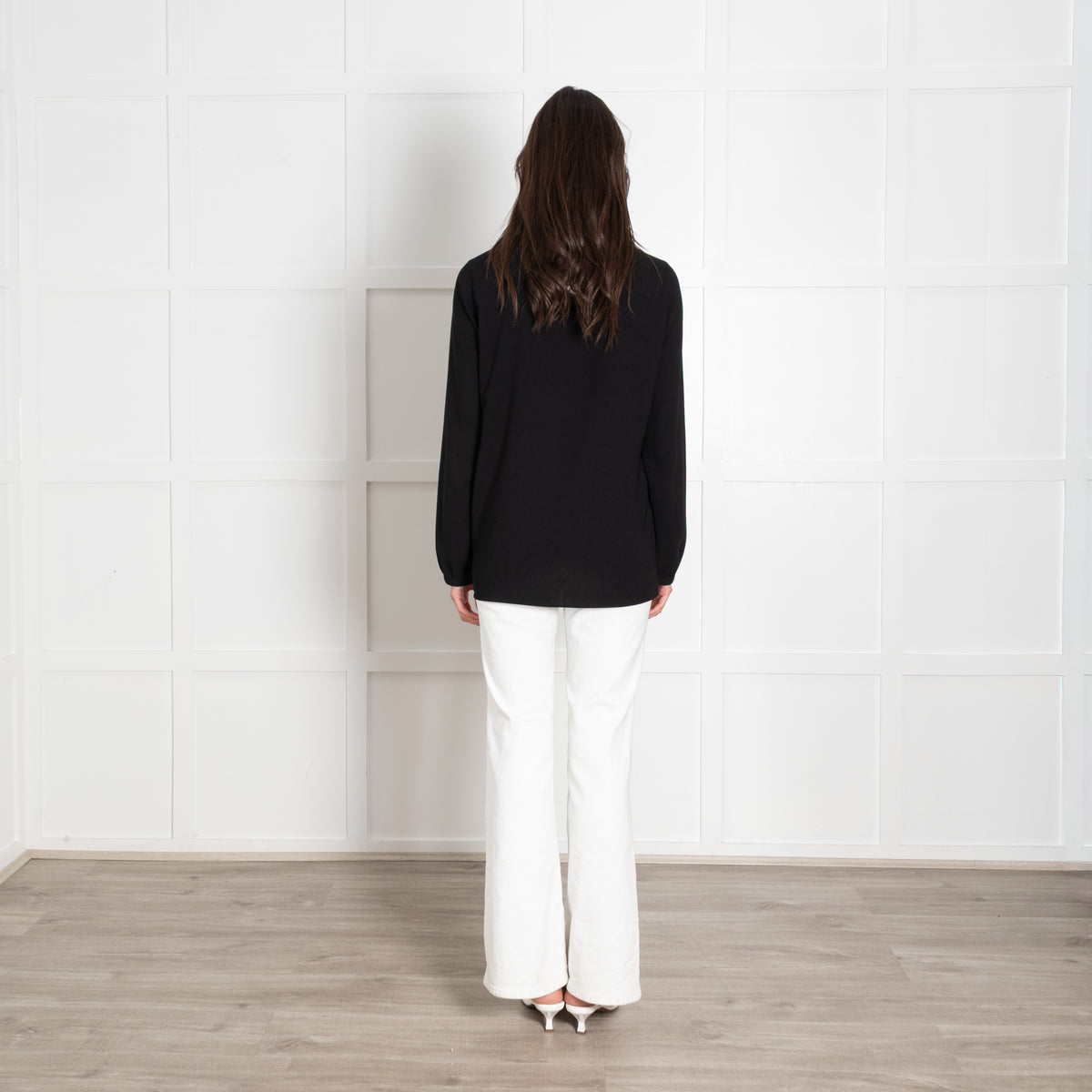 Strenesse Black Sleek Mandarin Collar Long-Sleeved Buttoned Blouse