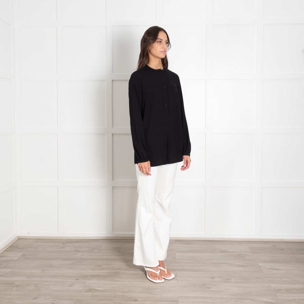 Strenesse Black Sleek Mandarin Collar Long-Sleeved Buttoned Blouse