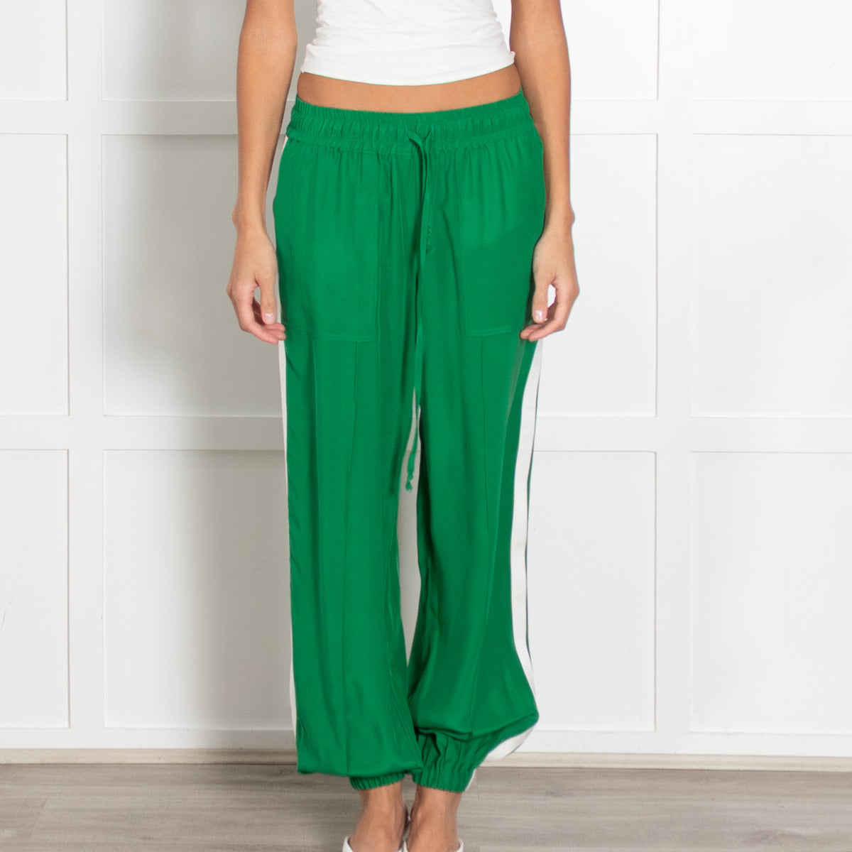 Serena Bute Green White Trim Elasticated Waist Trousers