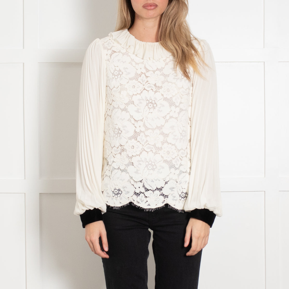 Philosophy Cream Lace Ruffle Collar Di Lorenz Top