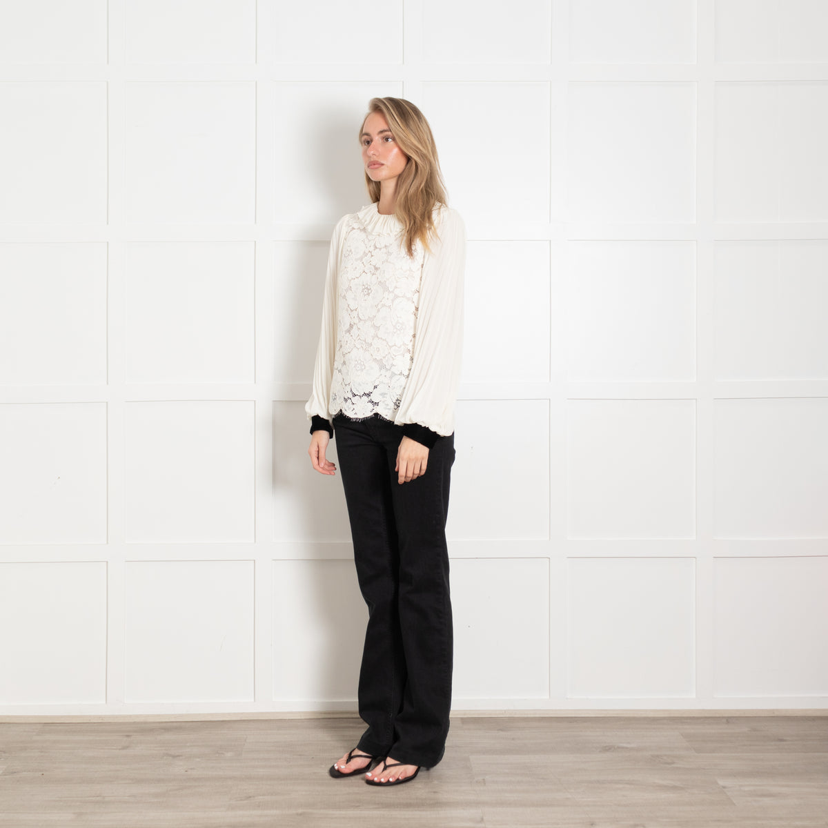 Philosophy Cream Lace Ruffle Collar Di Lorenz Top