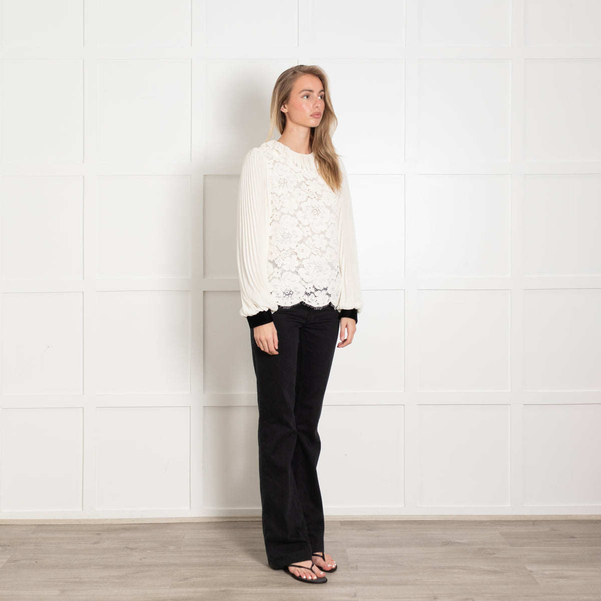 Philosophy Cream Lace Ruffle Collar Di Lorenz Top