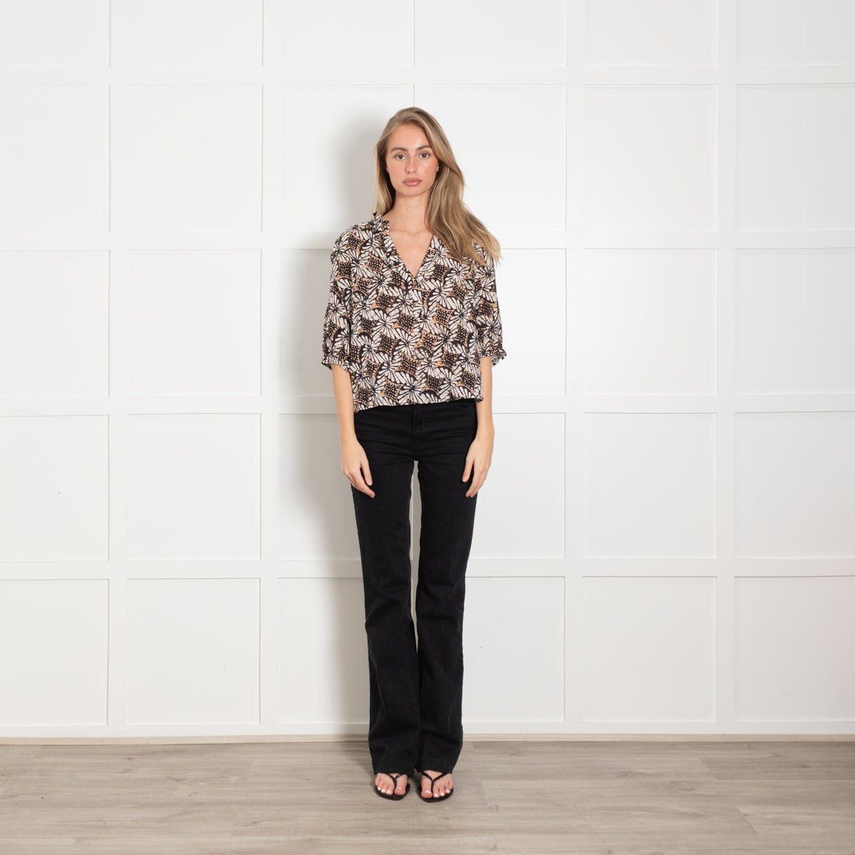 Xirena Block Print Abstract 3/4 Length Sleeve Blouse