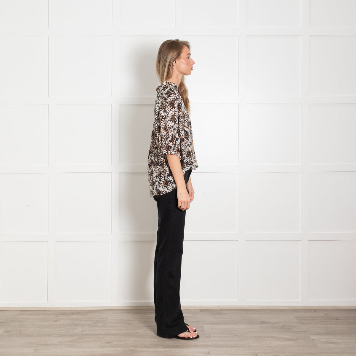 Xirena Block Print Abstract 3/4 Length Sleeve Blouse