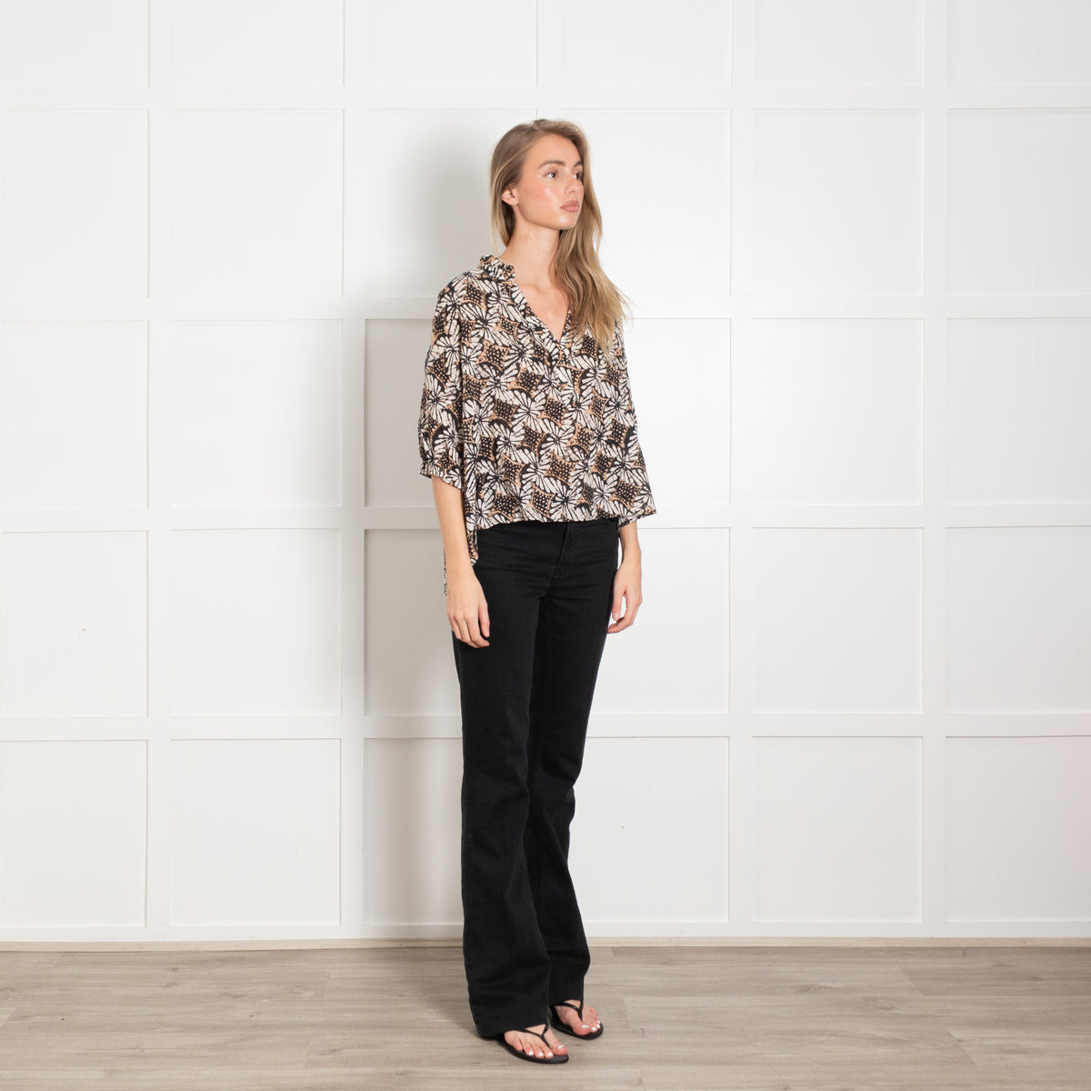 Xirena Block Print Abstract 3/4 Length Sleeve Blouse