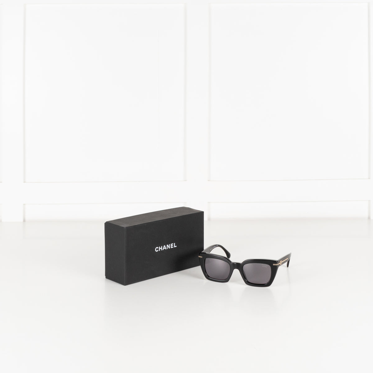 Chanel Black Chain Arm Detail Sunglasses