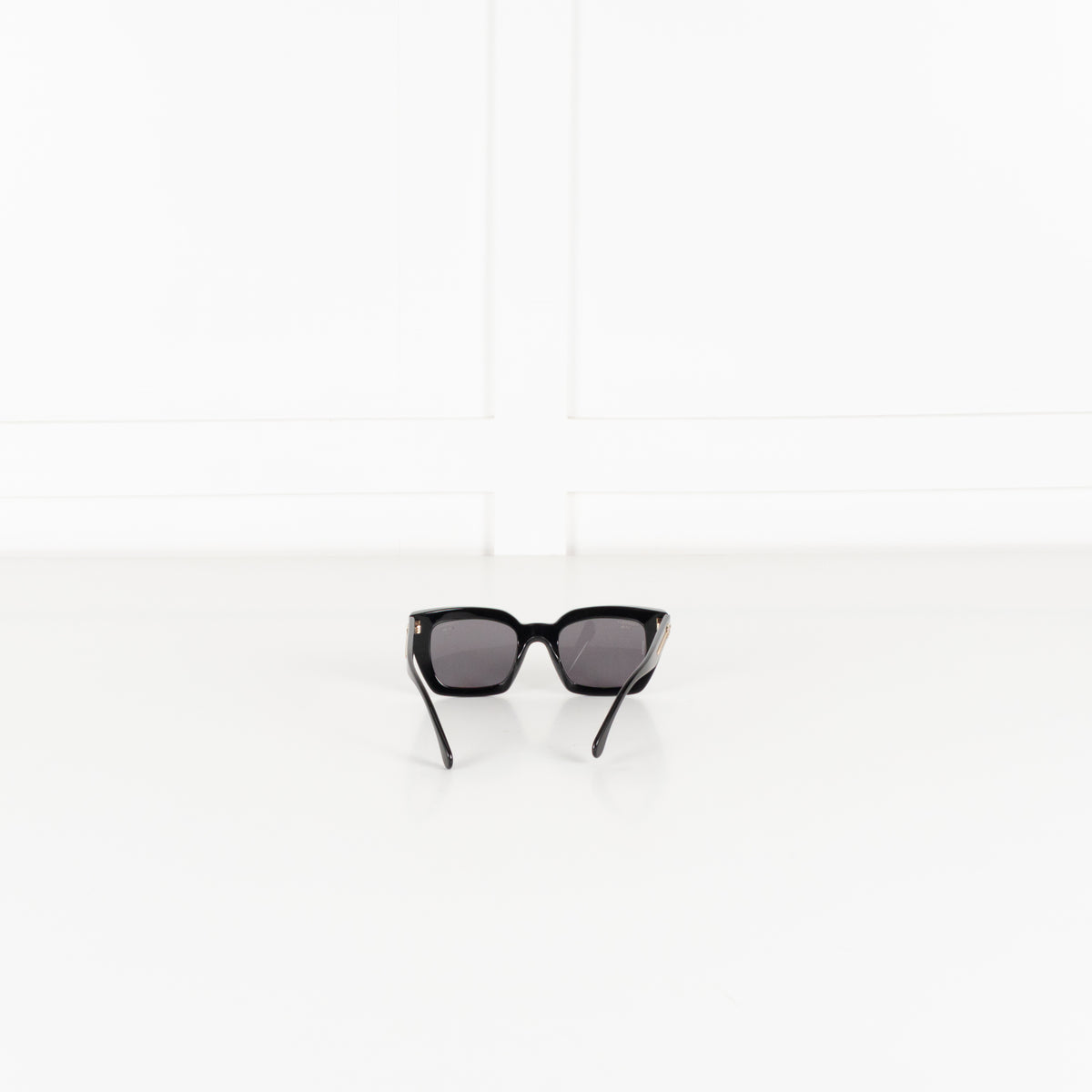 Chanel Black Chain Arm Detail Sunglasses