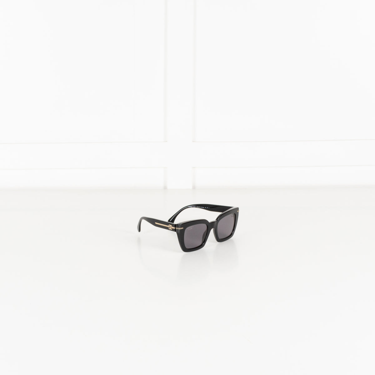 Chanel Black Chain Arm Detail Sunglasses