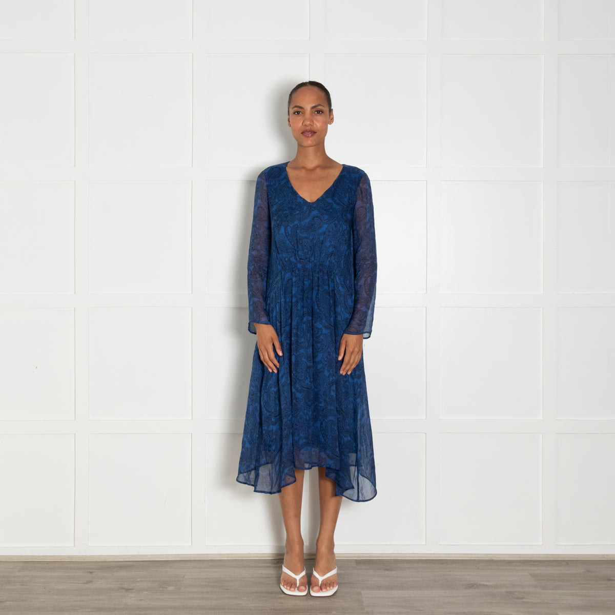 120% Lino Blue Paisley V-Neck Long Sleeve Dress