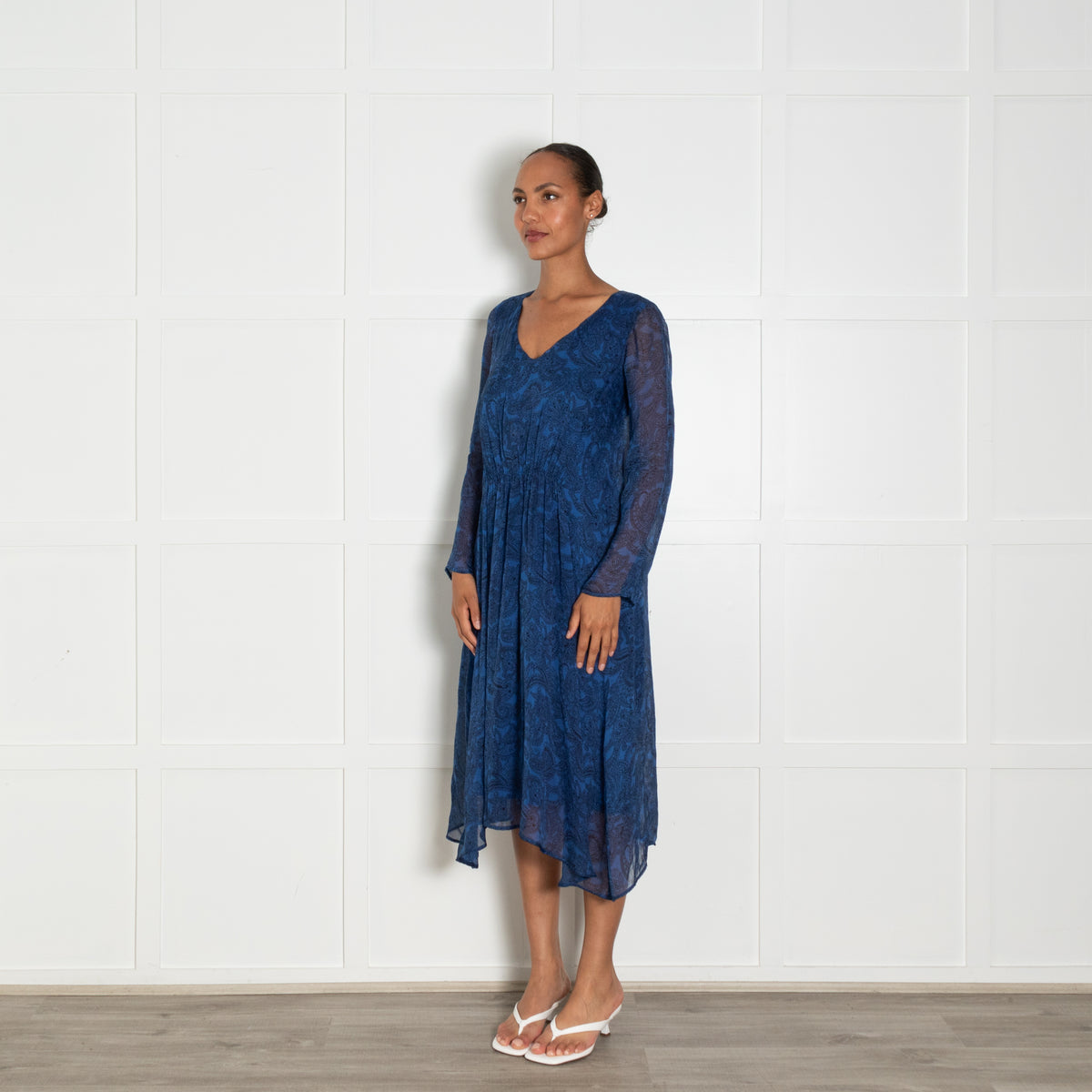 120% Lino Blue Paisley V-Neck Long Sleeve Dress