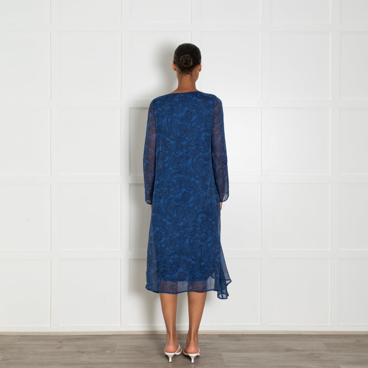 120% Lino Blue Paisley V-Neck Long Sleeve Dress