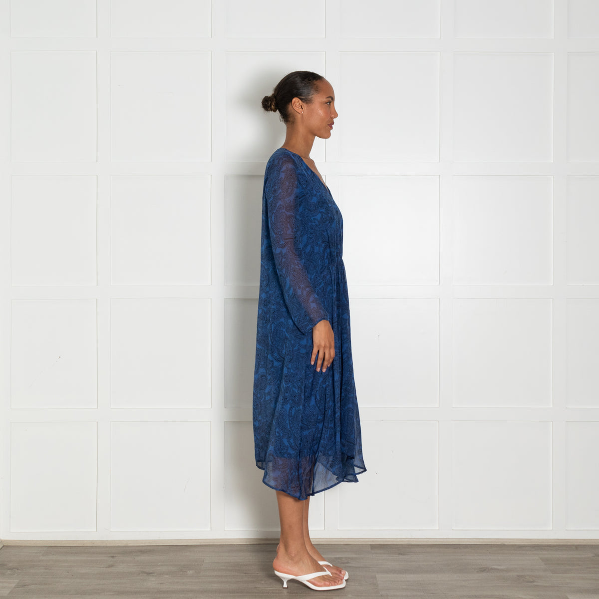 120% Lino Blue Paisley V-Neck Long Sleeve Dress