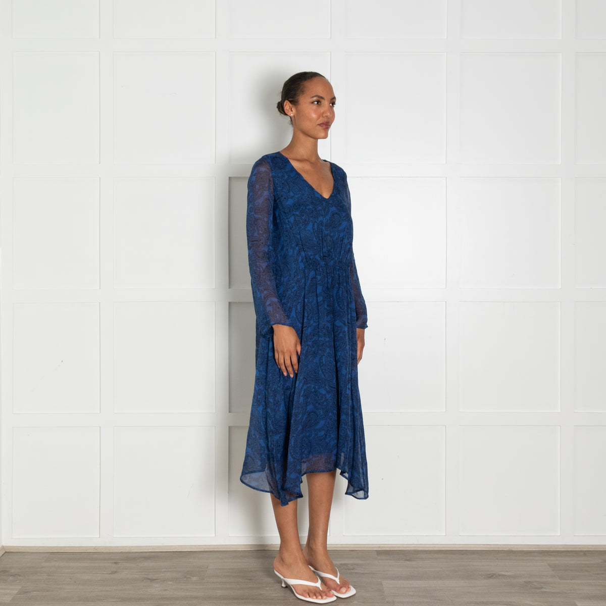 120% Lino Blue Paisley V-Neck Long Sleeve Dress