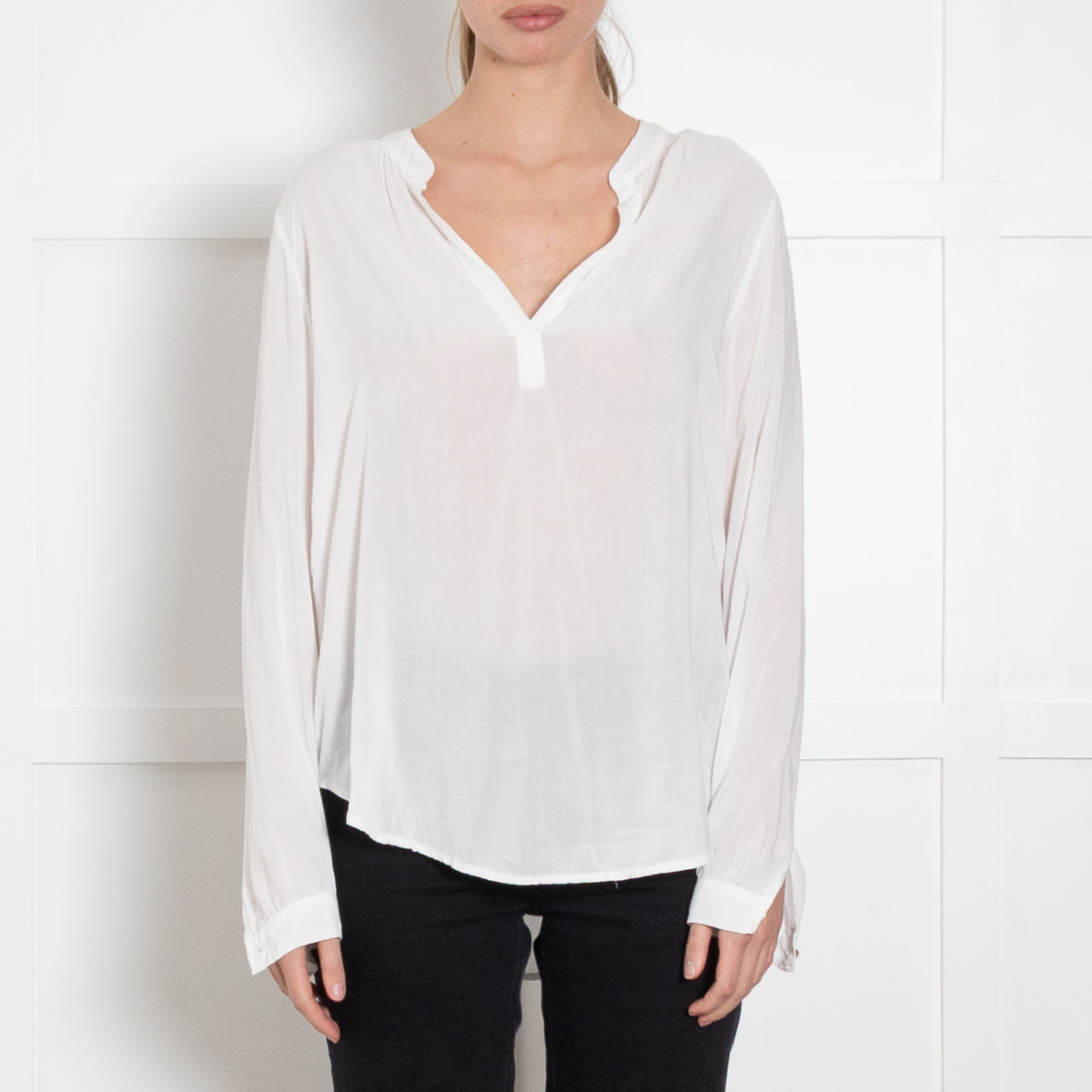 Velvet by Graham & Spencer White V Neck Blouse