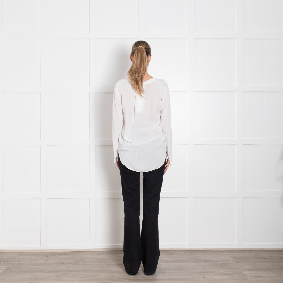 Velvet by Graham & Spencer White V Neck Blouse