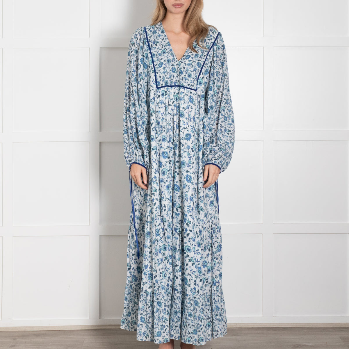 Beulah London Blue Floral Voluminous Sleeve Maxi Dress