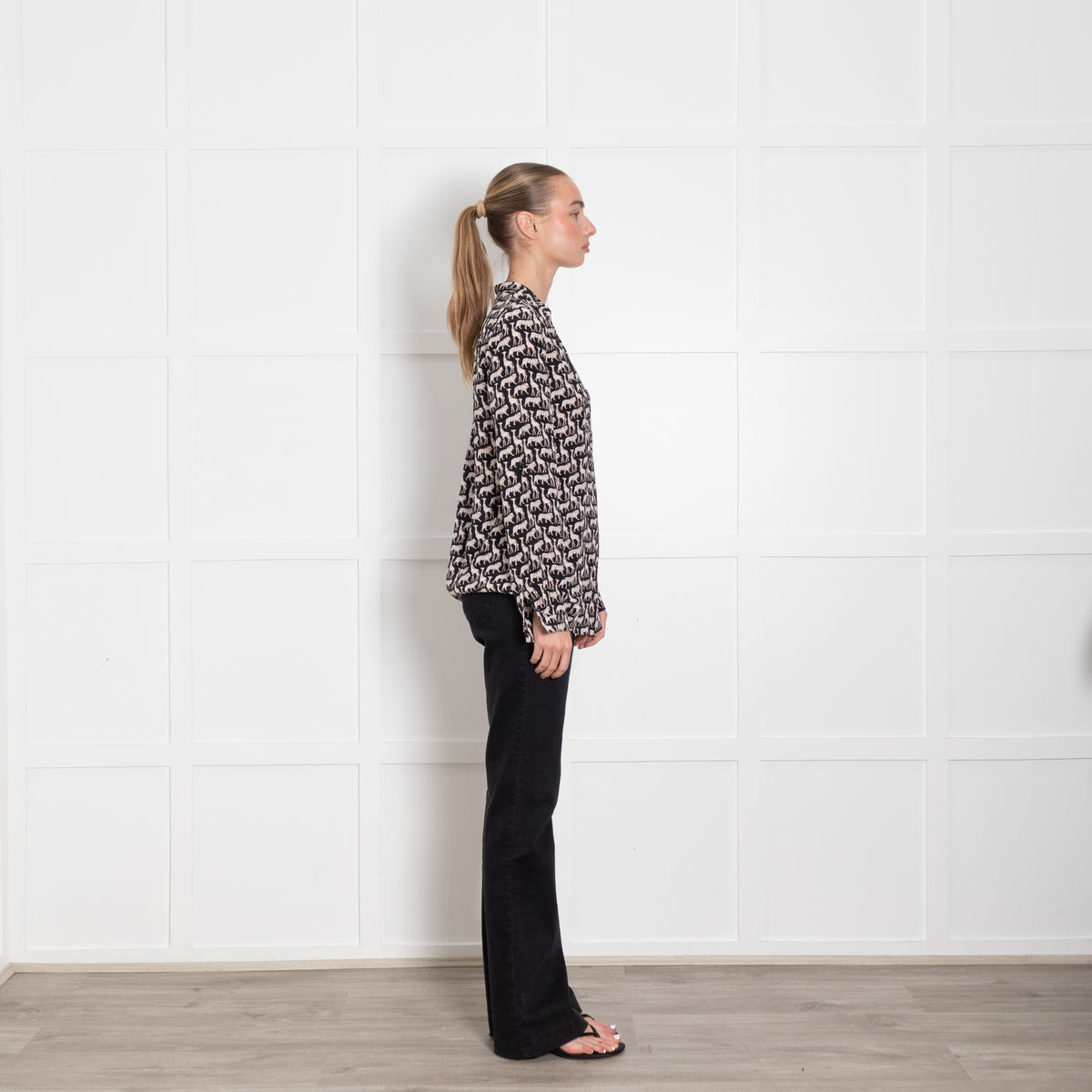 Diane Von Furstenberg Black Beige Silk Lion Giraffe Print Blouse