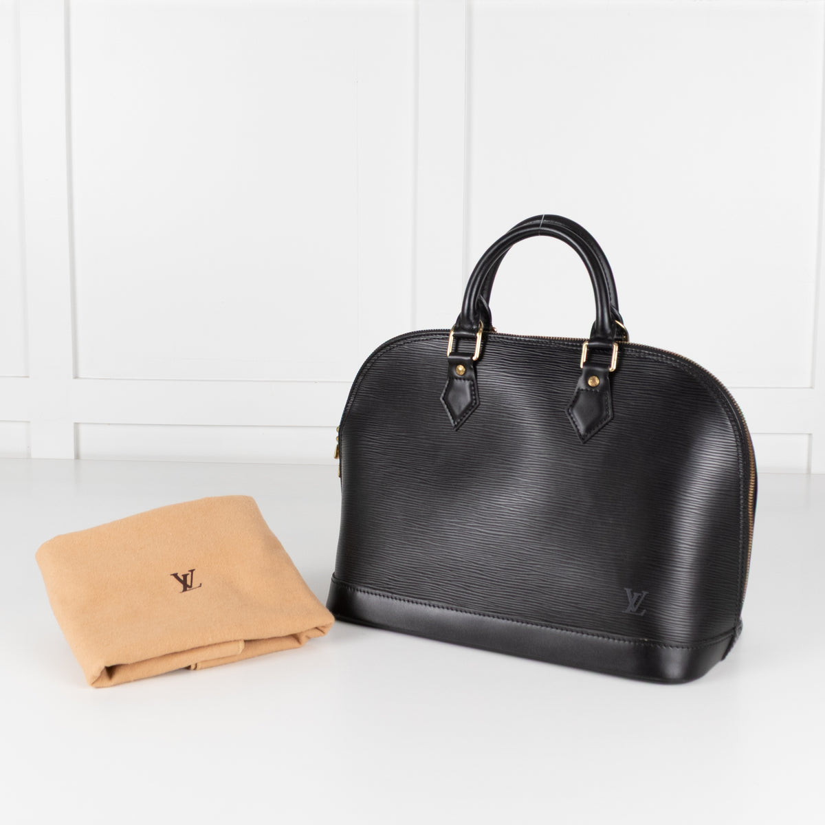 Louis Vuitton Vintage Alma Black in Epi Leather