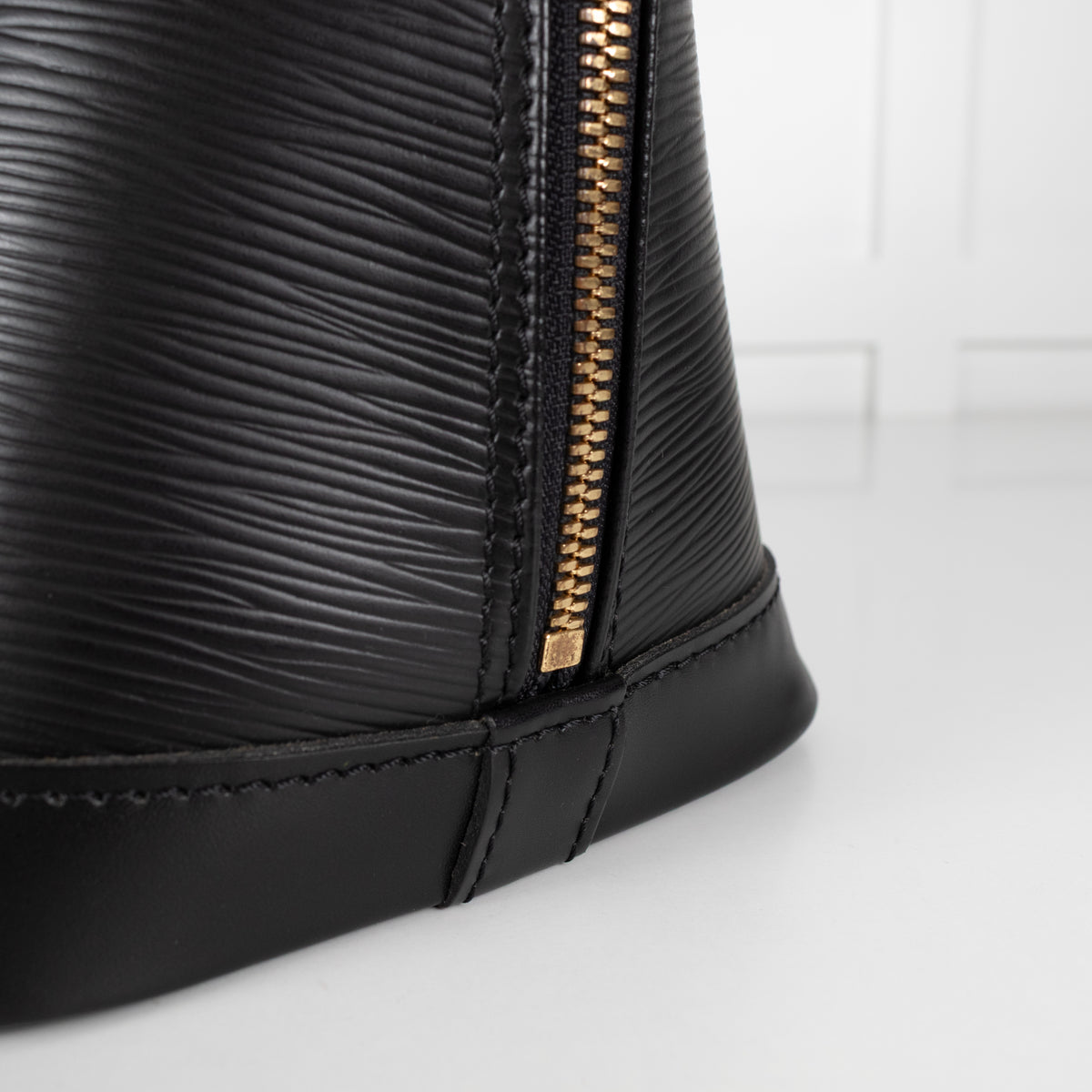 Louis Vuitton Vintage Alma Black in Epi Leather