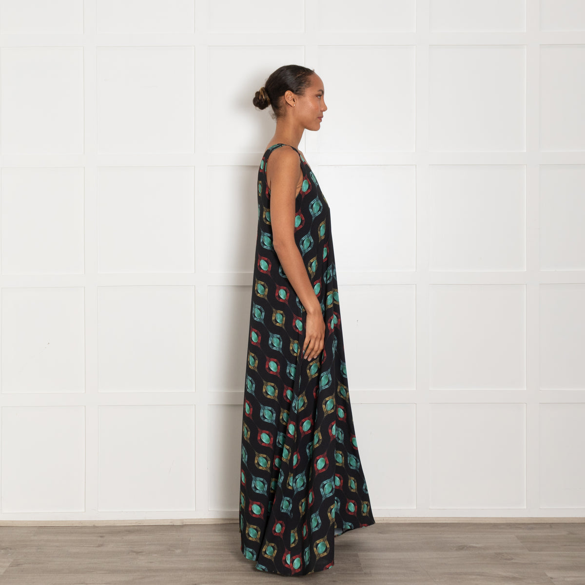 Ekeini Black Green Red Print Sleeveless Maxi Dress