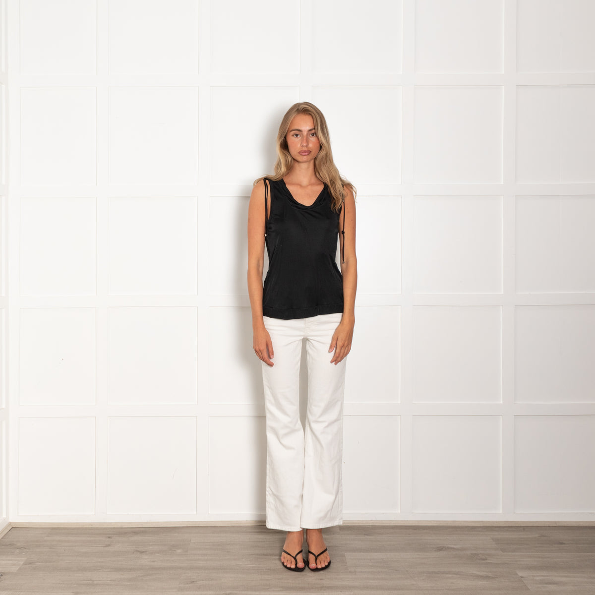 Gucci Black Round Neck Sleeveless Top