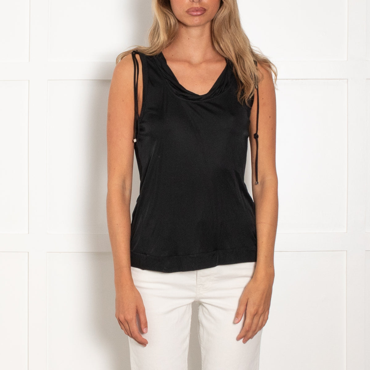 Gucci Black Round Neck Sleeveless Top