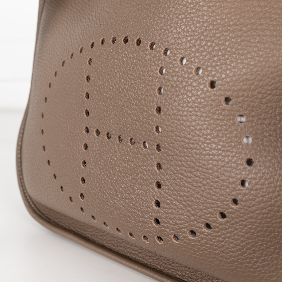 Hermes Taupe Evelyne 29 III Crossbody Bag