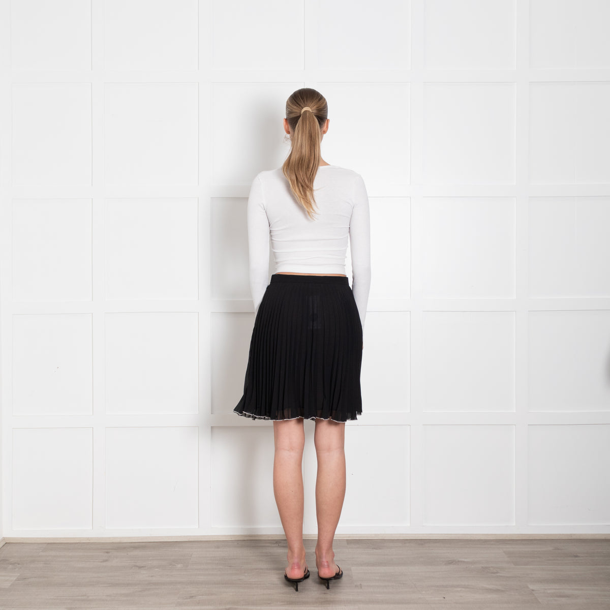 Boutique Moschino Black Pleated Mini Skirt