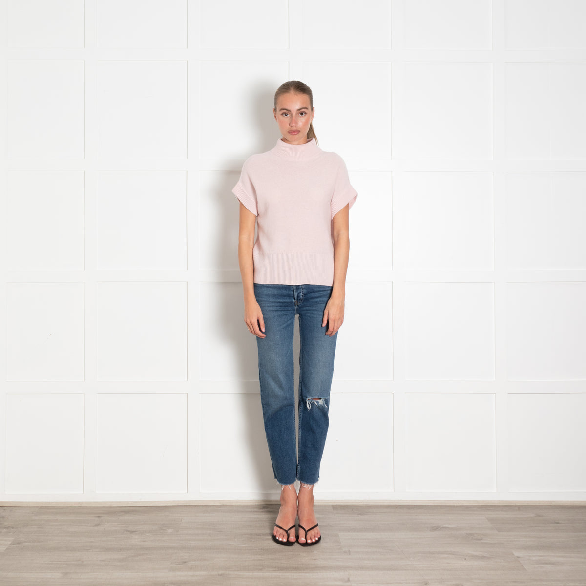 Van Kukil Pale Pink Round Neck Cashmere Vest