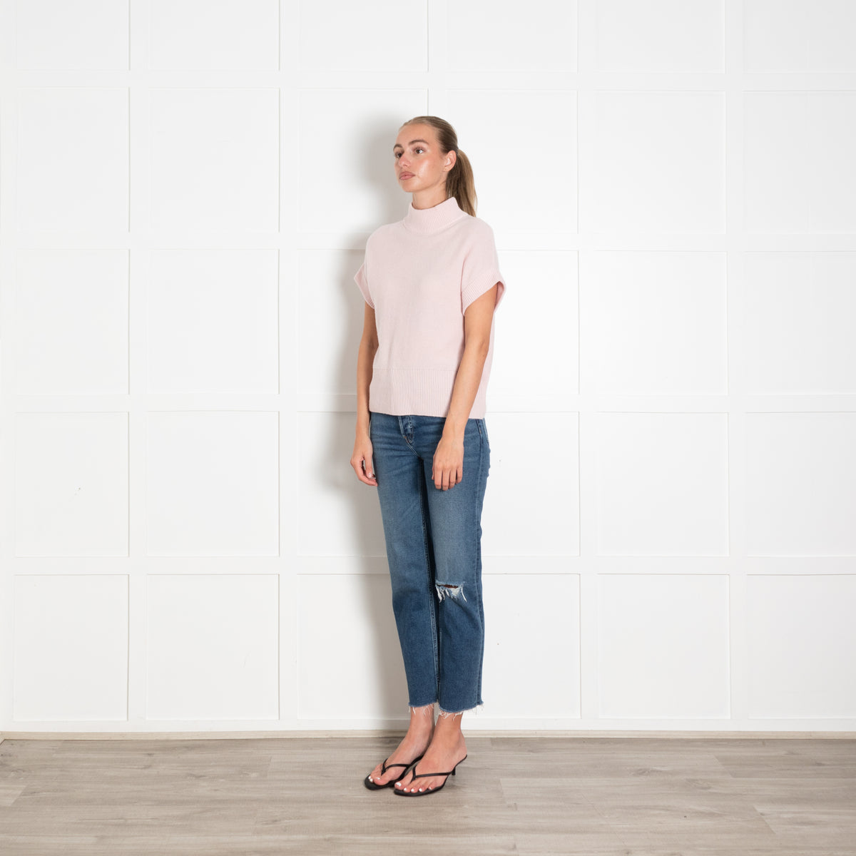 Van Kukil Pale Pink Round Neck Cashmere Vest