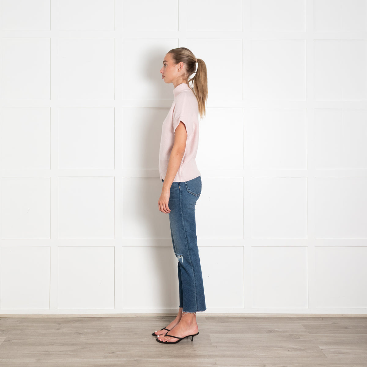Van Kukil Pale Pink Round Neck Cashmere Vest