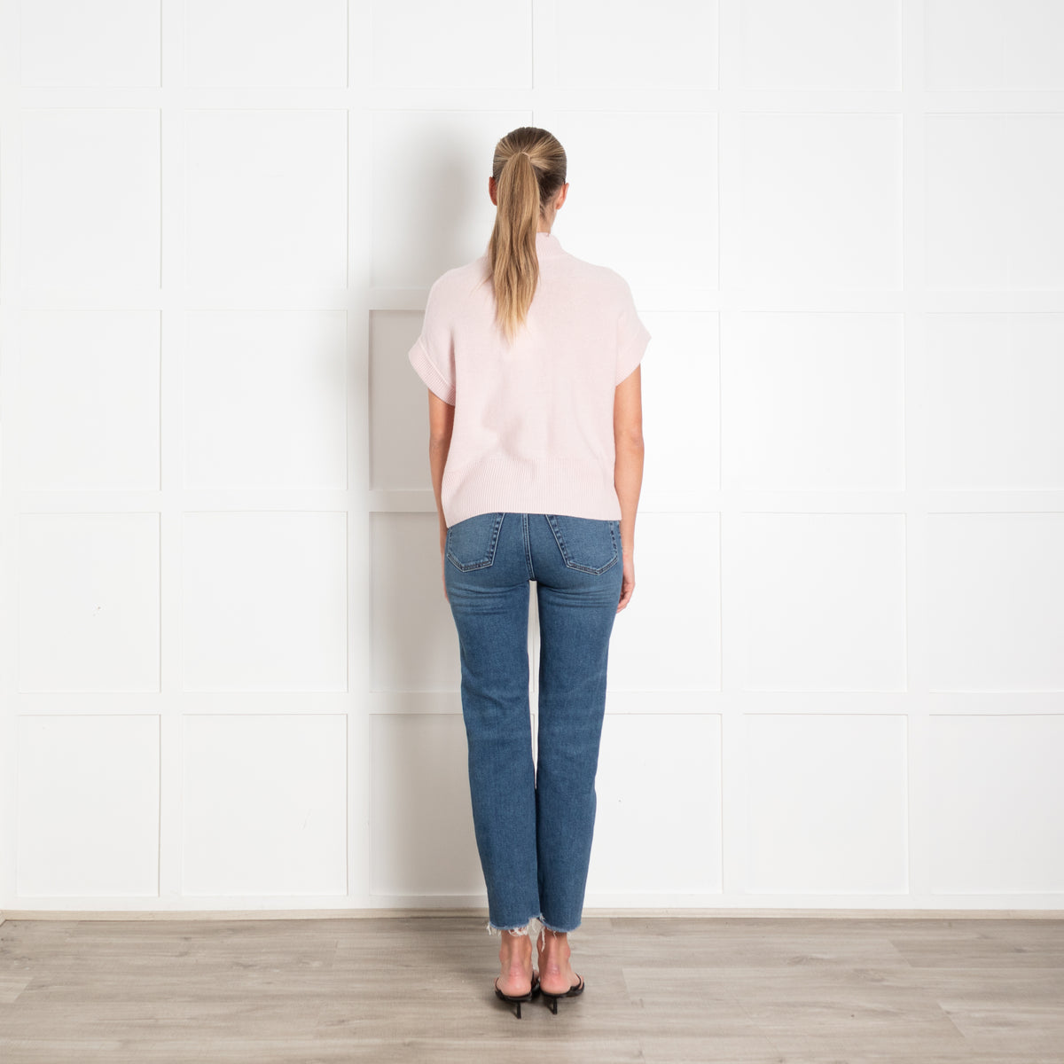 Van Kukil Pale Pink Round Neck Cashmere Vest