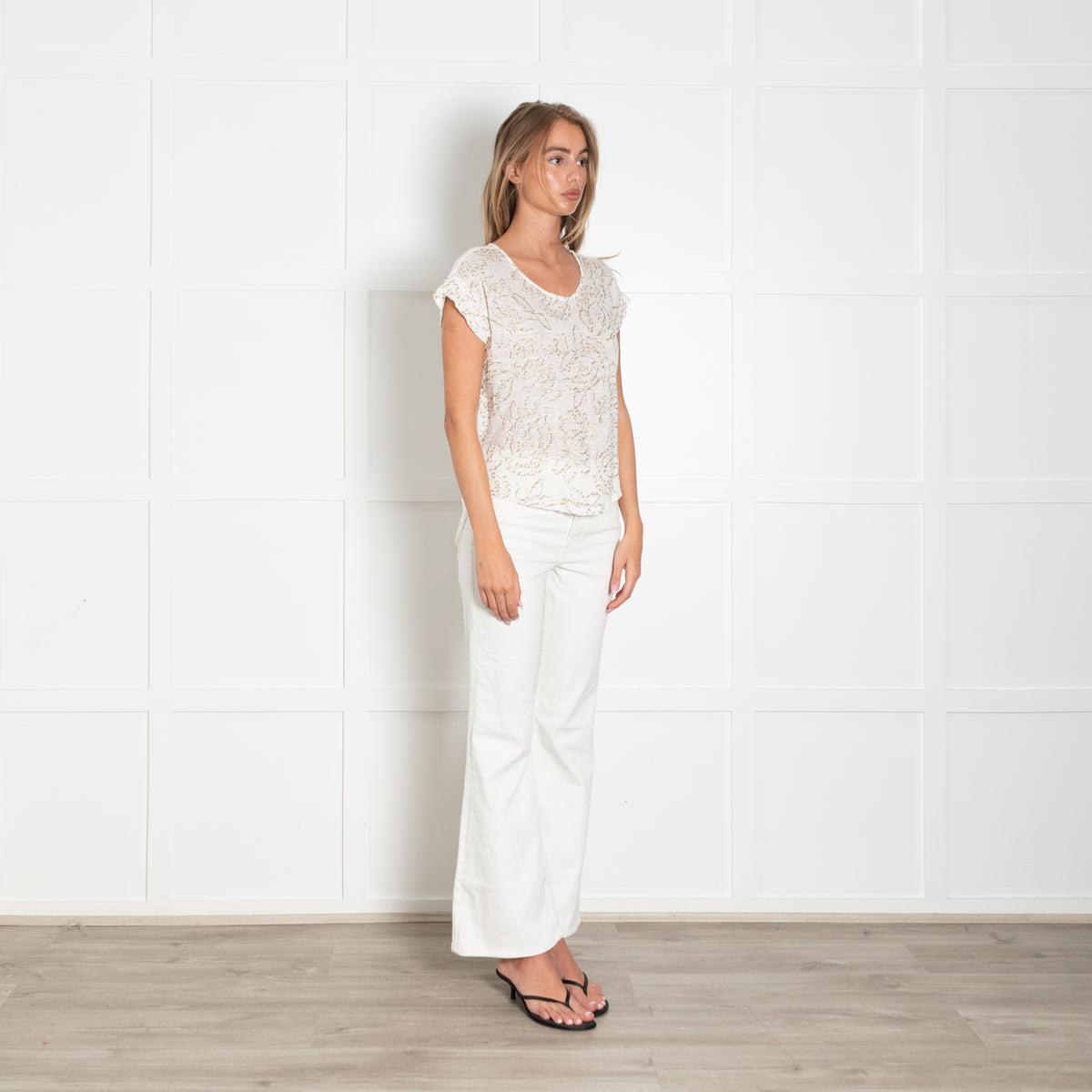 120% Lino White Gold Sparkle Flower Sleeveless Top