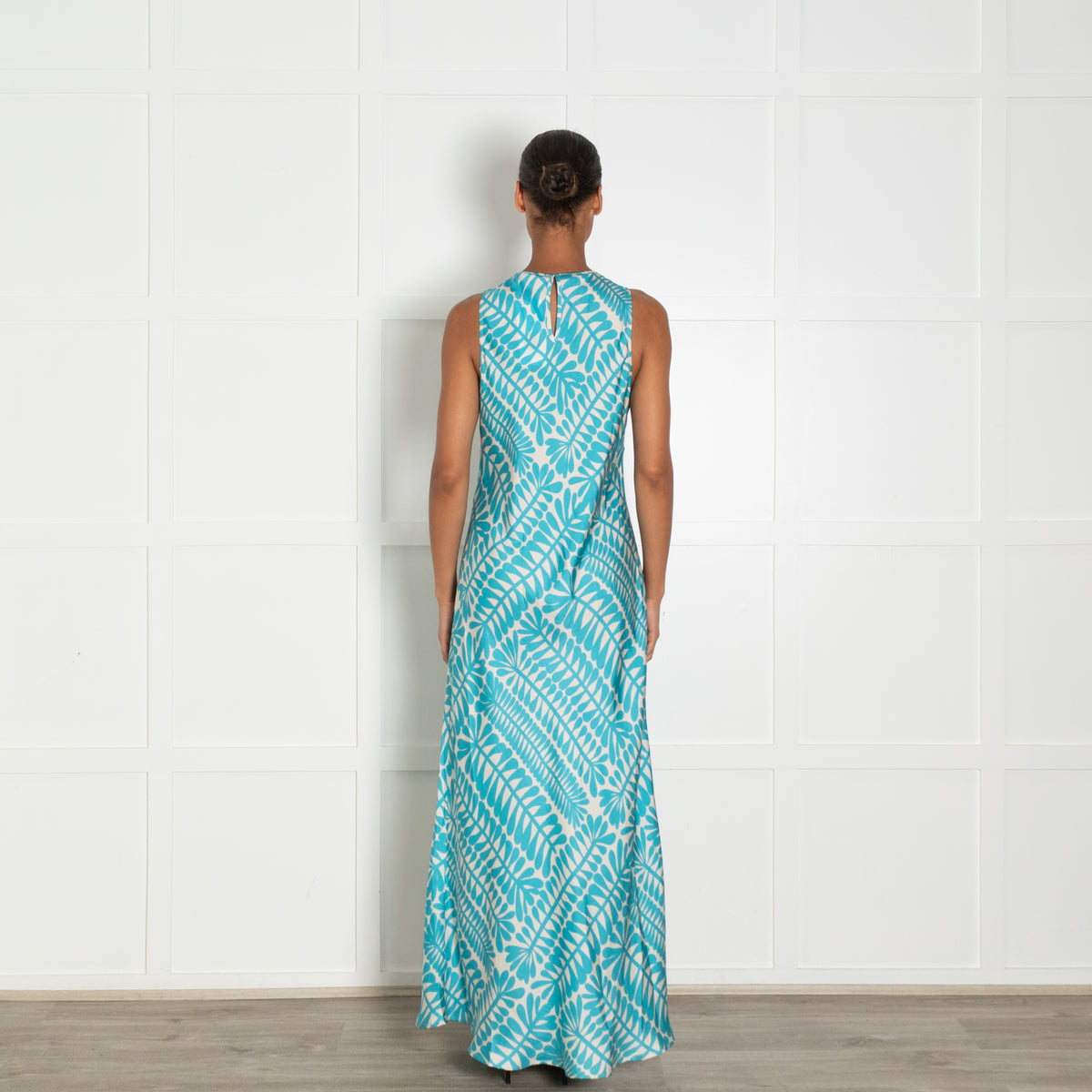 Asceno  Cream Turquoise Leaf Print Sleeveless Maxi Dress