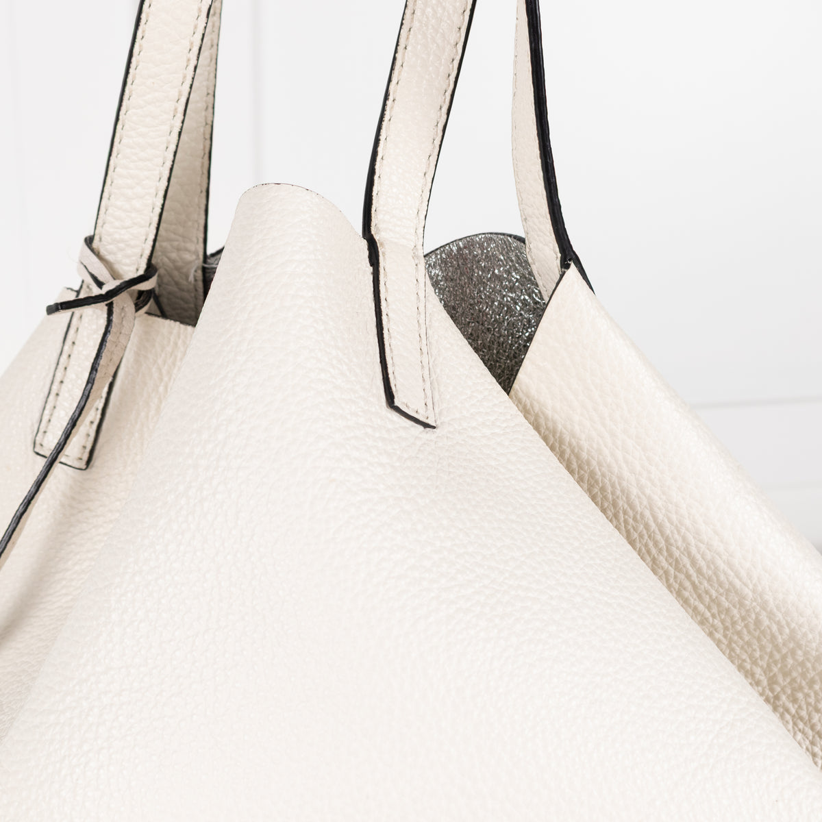 MarcCain White Grained Leather Shoulder Bag with Silver Lining