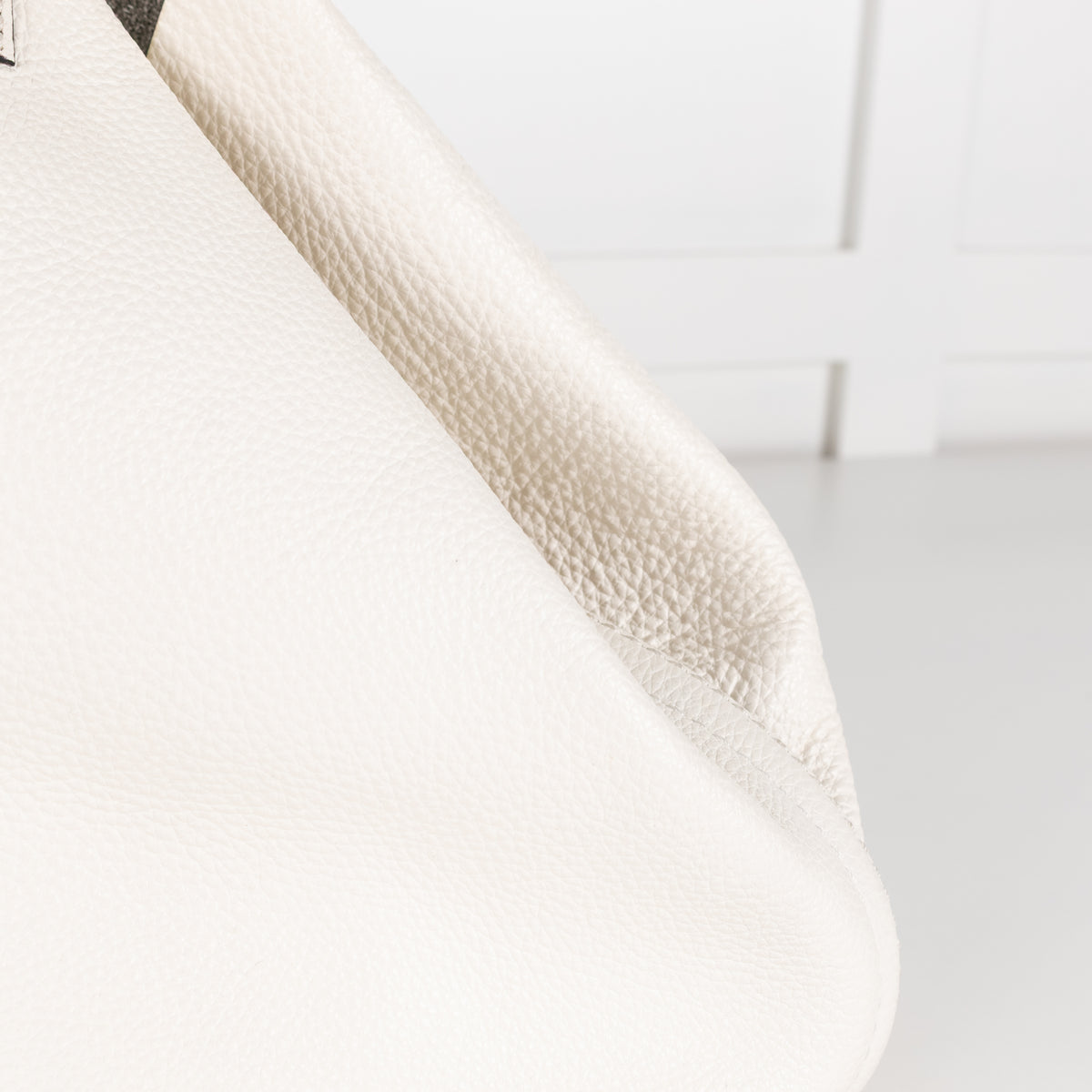 MarcCain White Grained Leather Shoulder Bag with Silver Lining