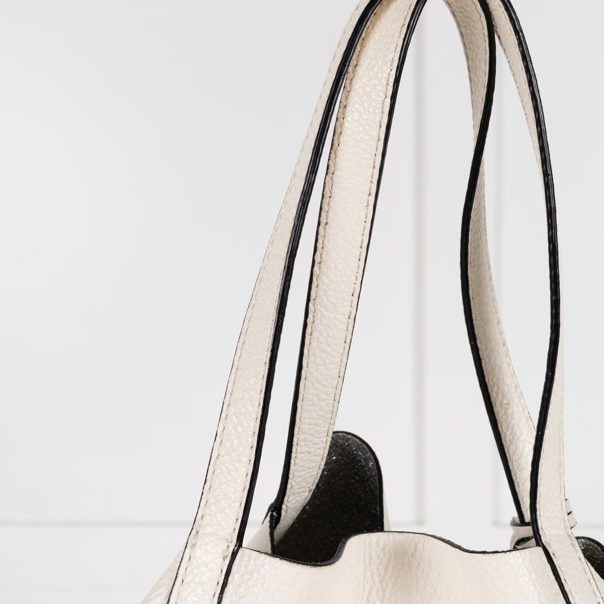 MarcCain White Grained Leather Shoulder Bag with Silver Lining