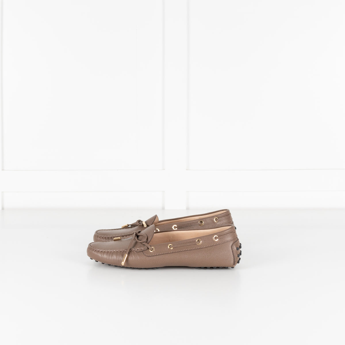 Tod's Gommino Bow Detail Beige Flat Loafers