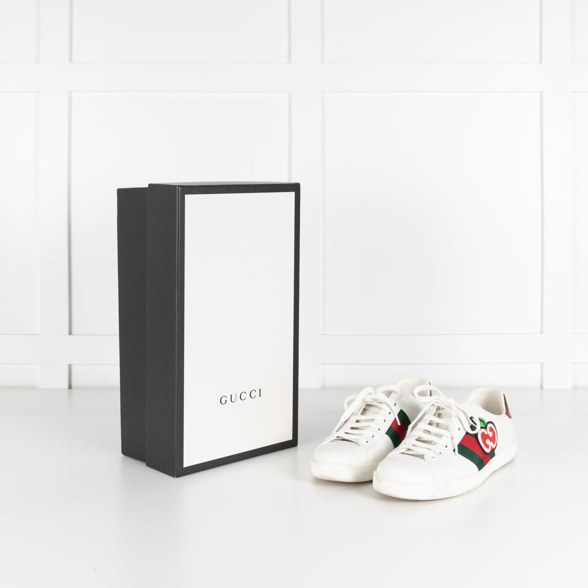 Gucci White Ace Low GG Apple Patch Leather Trainers