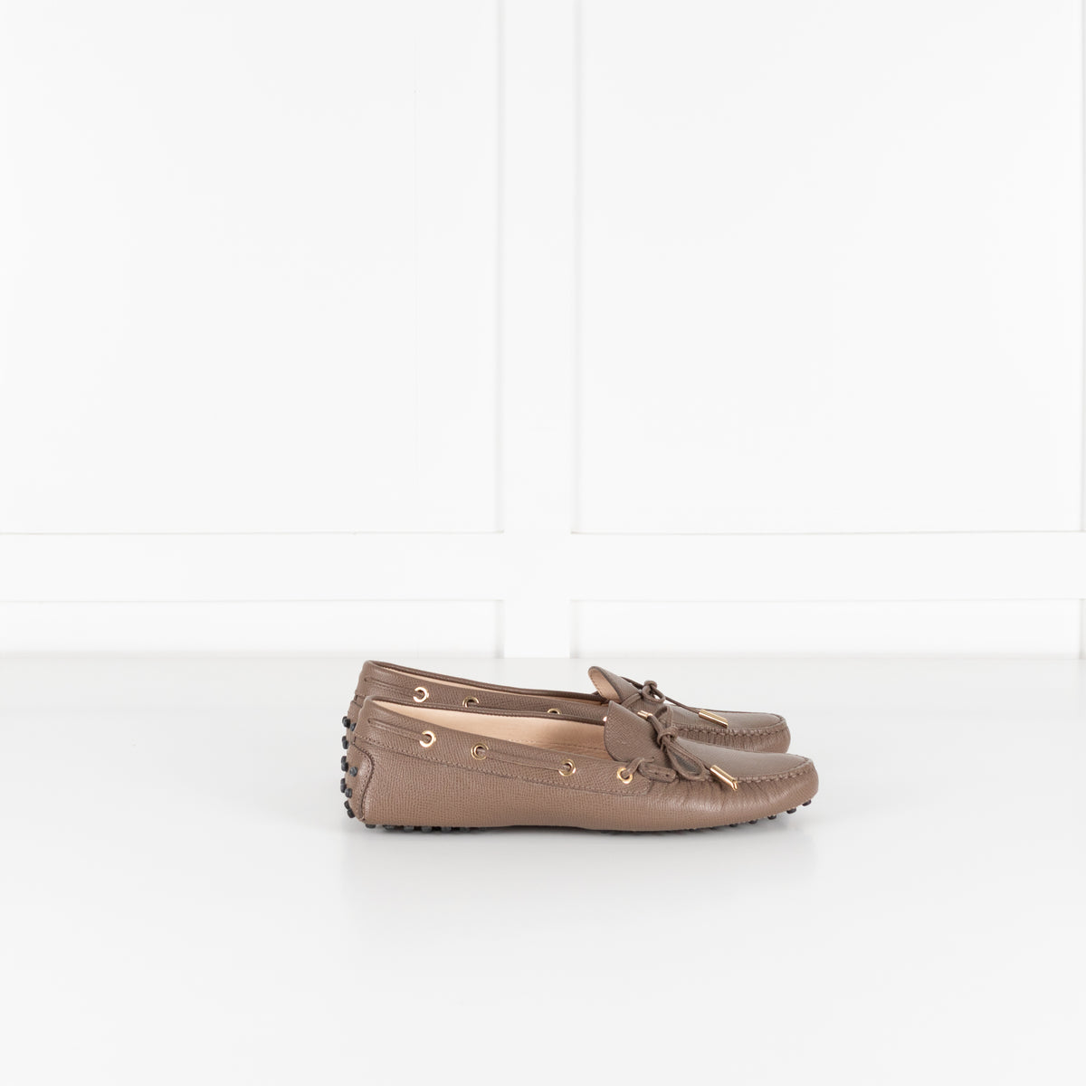 Tod's Gommino Bow Detail Beige Flat Loafers