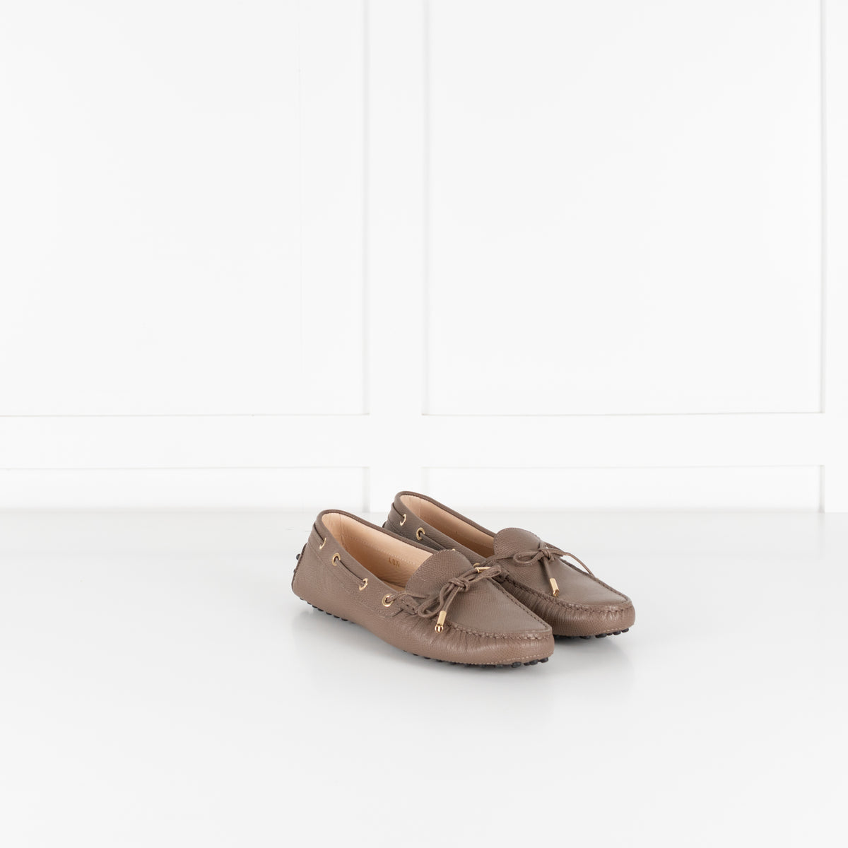 Tod's Gommino Bow Detail Beige Flat Loafers