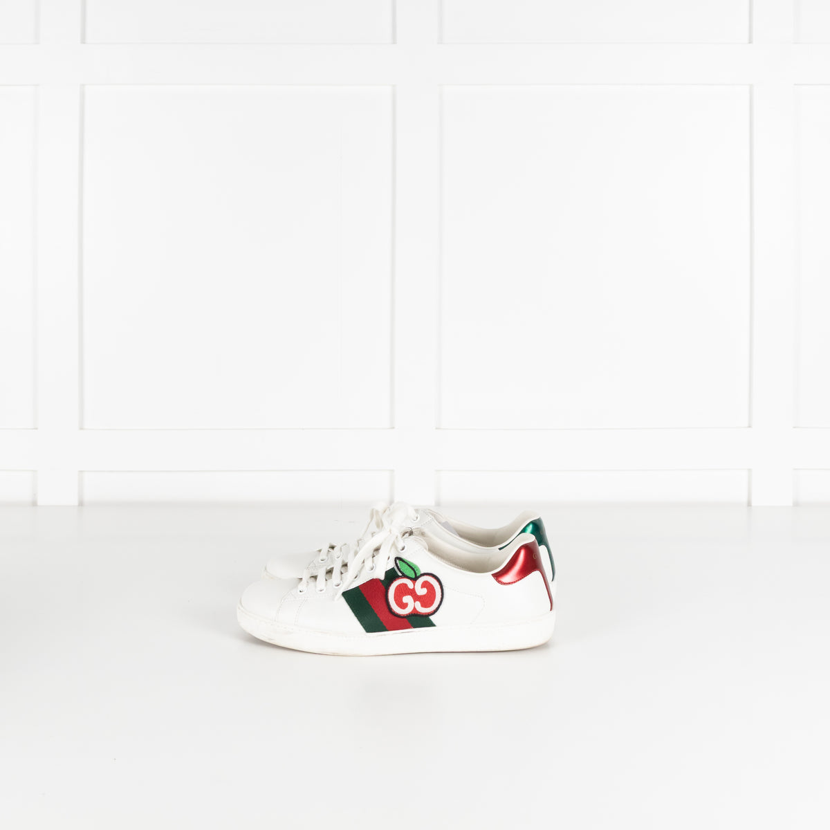 Gucci White Ace Low GG Apple Patch Leather Trainers
