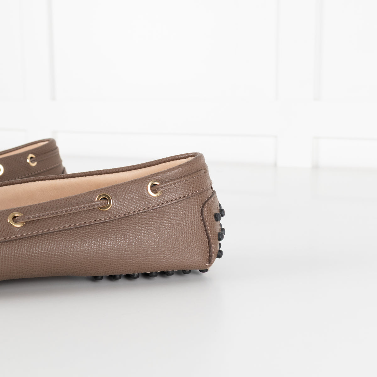 Tod's Gommino Bow Detail Beige Flat Loafers