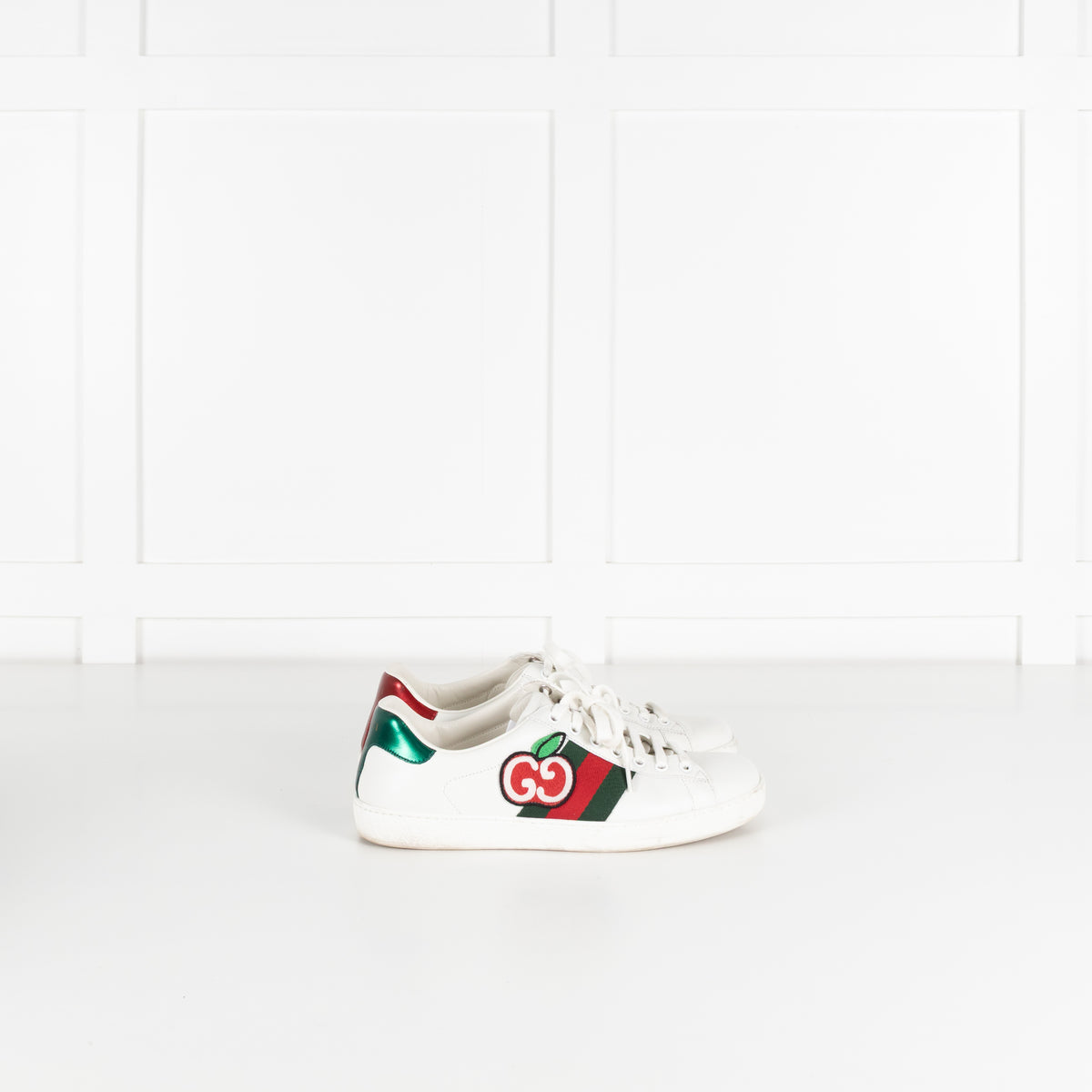 Gucci White Ace Low GG Apple Patch Leather Trainers