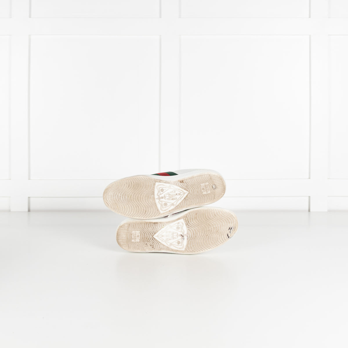 Gucci White Ace Low GG Apple Patch Leather Trainers