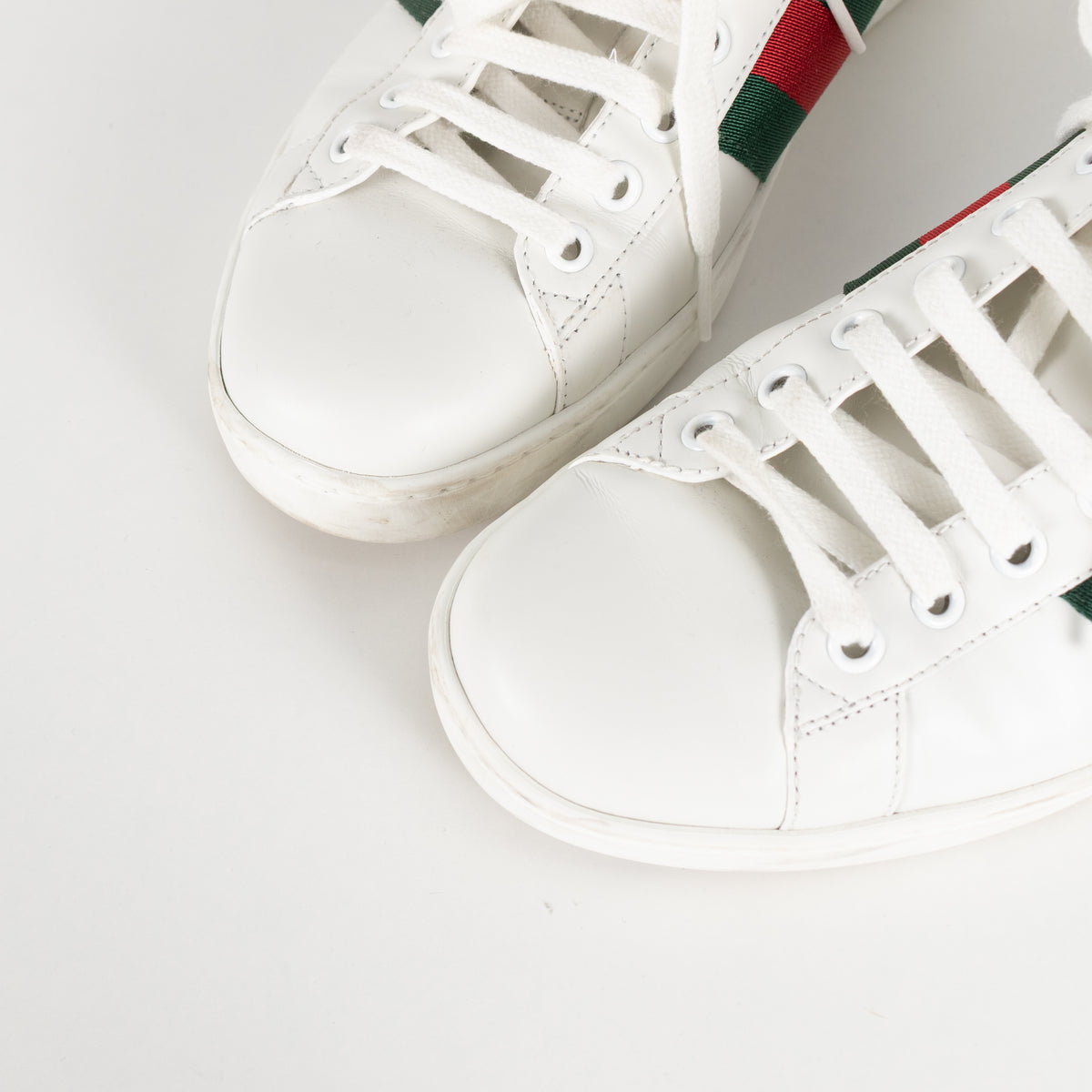 Gucci White Ace Low GG Apple Patch Leather Trainers